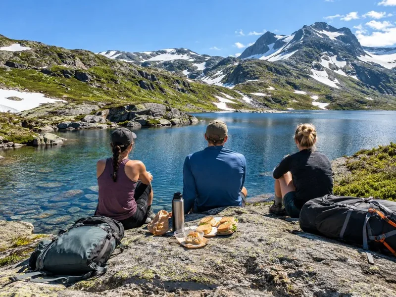 Trolltunga Day Hike with Lunch